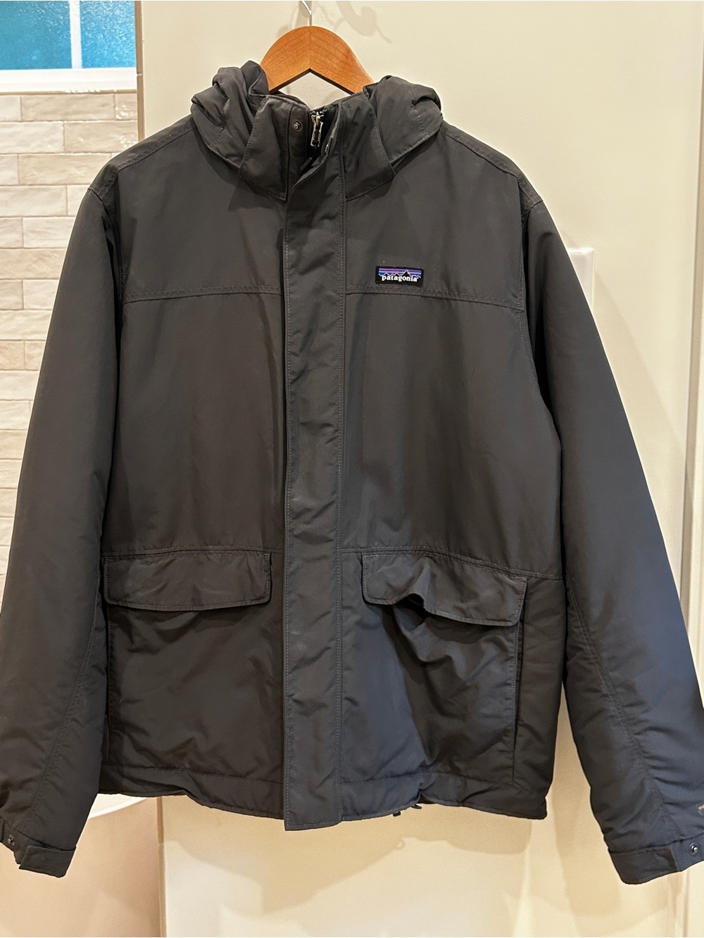 Patagonia Men's Windshadow Dark Gray Hooded Parka - Picture 2 of 8